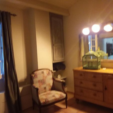 Chambre Pour 2 Personnes Avec Salle De Bain Privee Tourves Luaran gambar