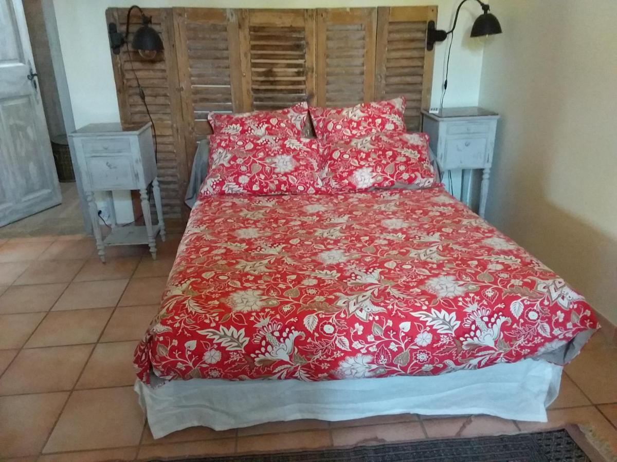 Chambre Pour 2 Personnes Avec Salle De Bain Privee Tourves Luaran gambar