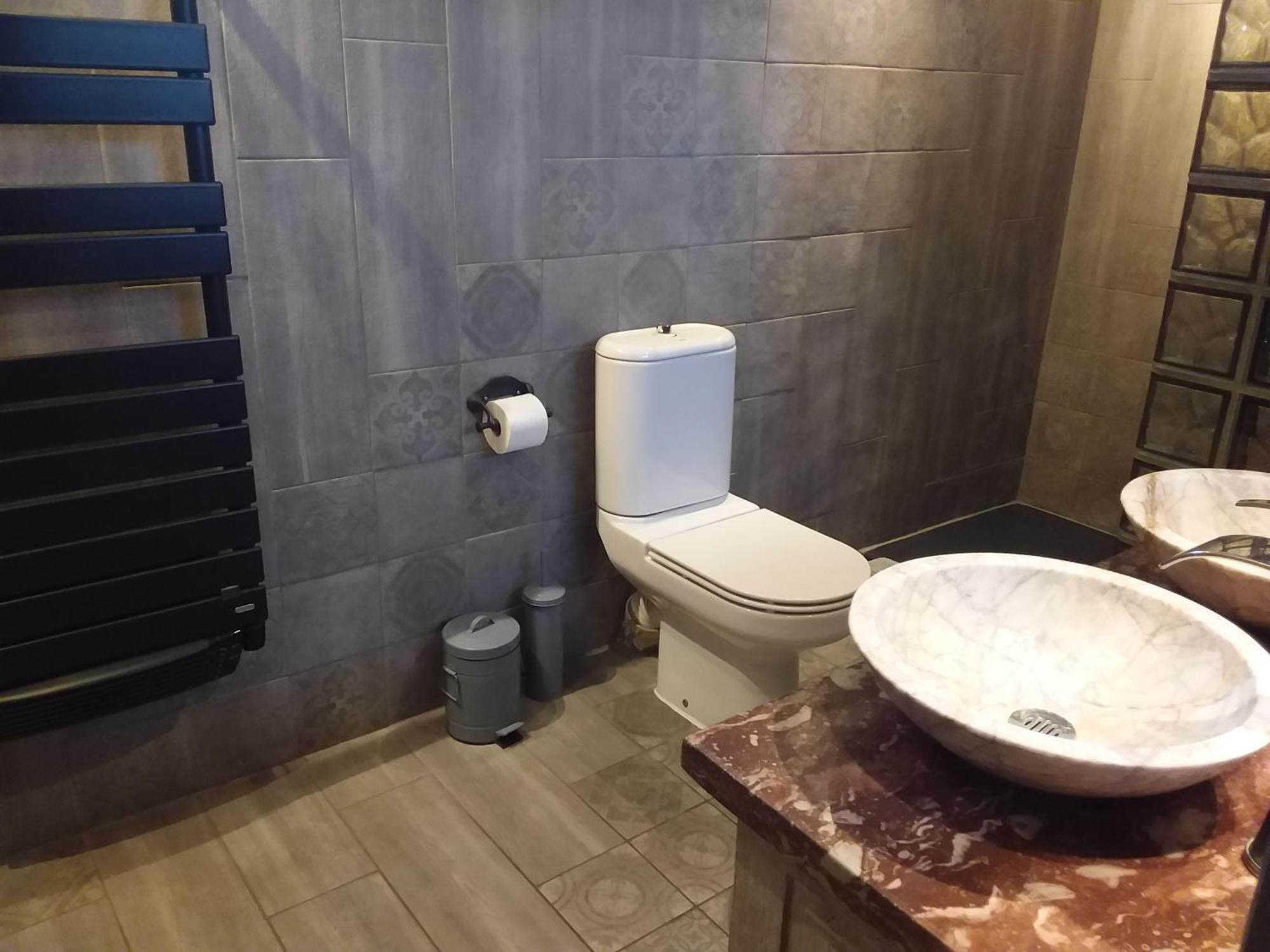 Chambre Pour 2 Personnes Avec Salle De Bain Privee Tourves Luaran gambar