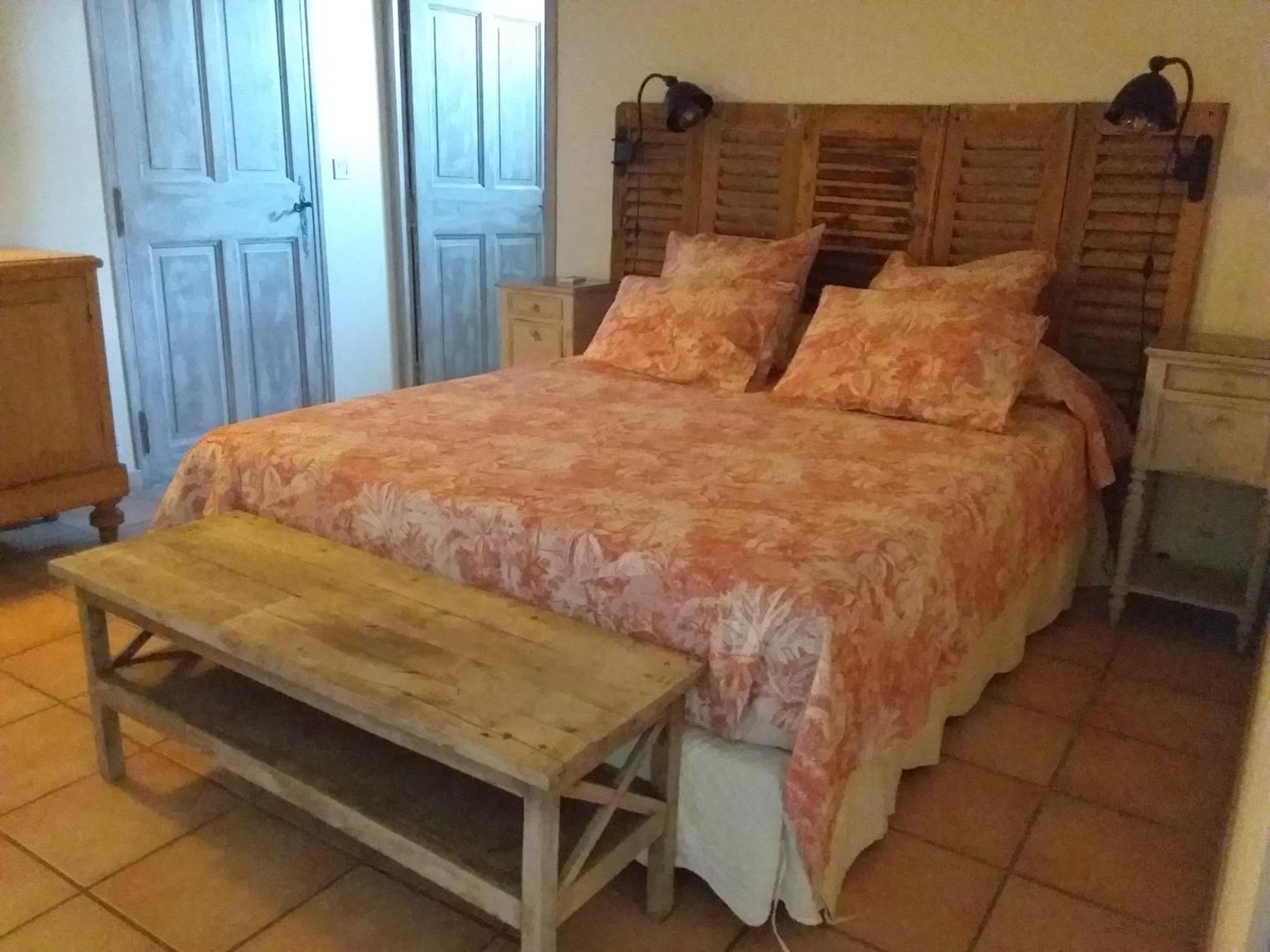Chambre Pour 2 Personnes Avec Salle De Bain Privee Tourves Luaran gambar